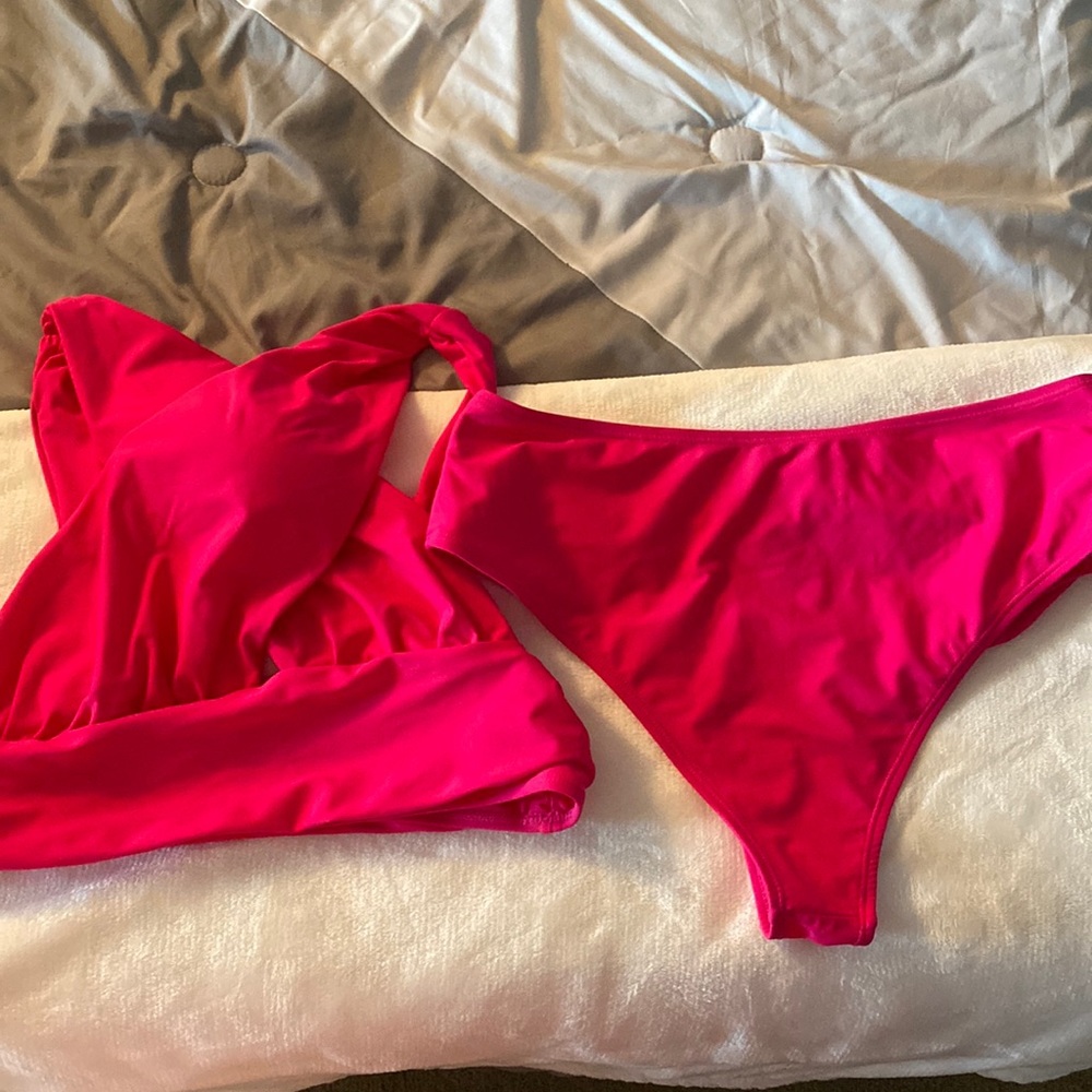 Pink crossover bikini